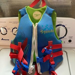 Child life jacket 30-50lbs. In Great condition!!